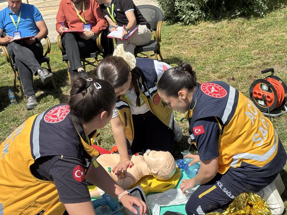 Pediatrik etapta çocuk mankene müdahale